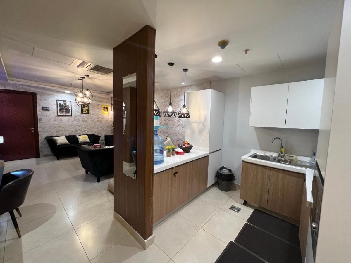Sunset Luxury Gold Crest Mall Residency Лахор Екстериор снимка