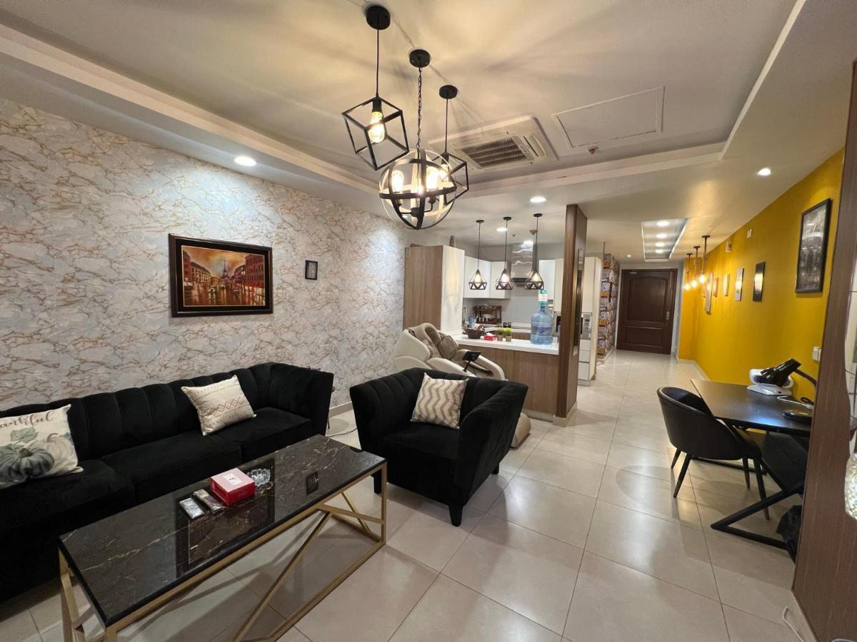 Sunset Luxury Gold Crest Mall Residency Лахор Екстериор снимка