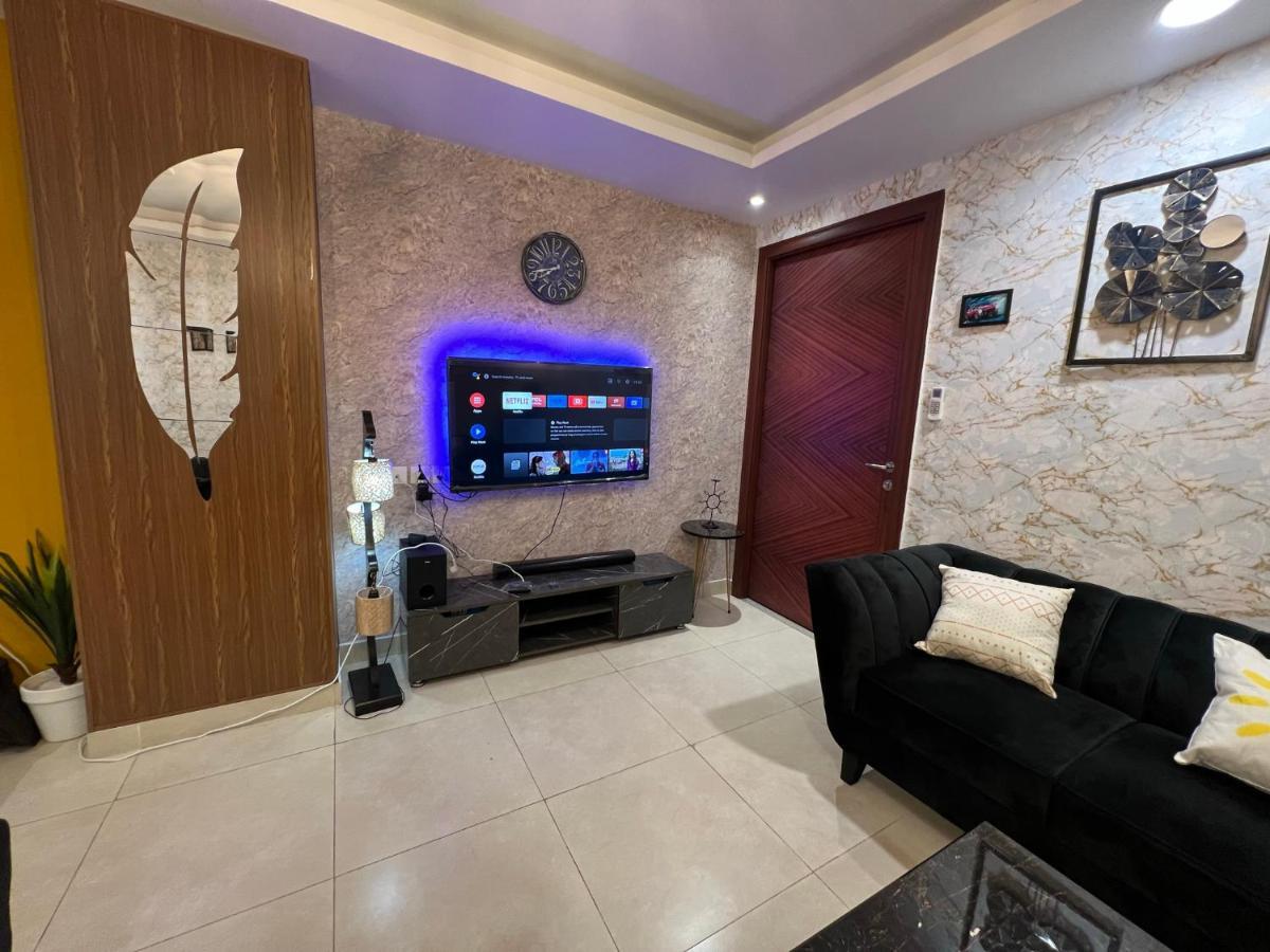 Sunset Luxury Gold Crest Mall Residency Лахор Екстериор снимка