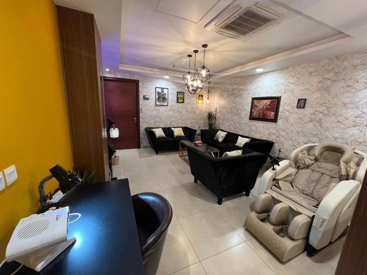 Sunset Luxury Gold Crest Mall Residency Лахор Екстериор снимка