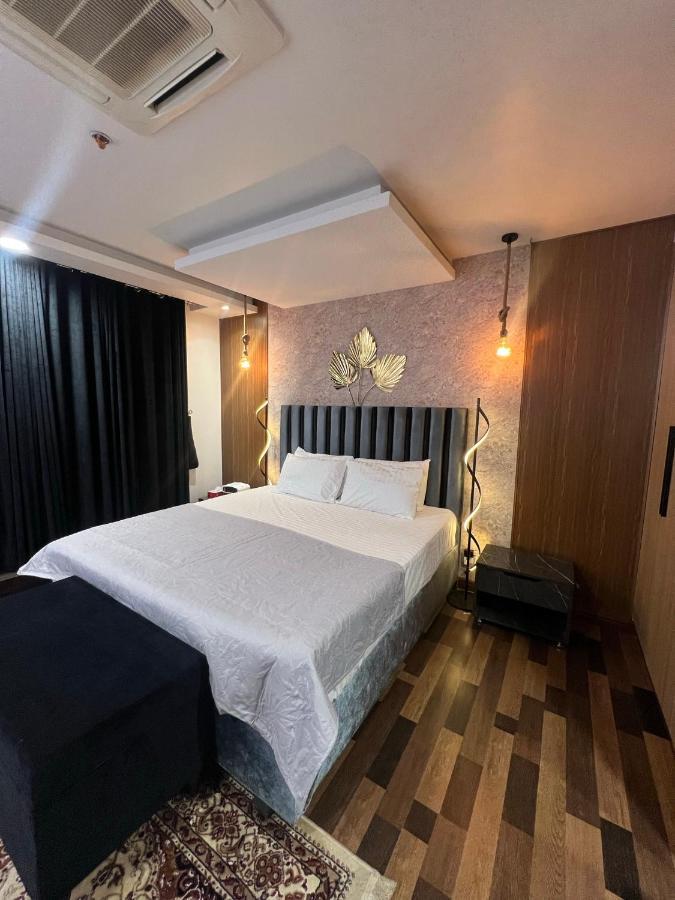 Sunset Luxury Gold Crest Mall Residency Лахор Екстериор снимка