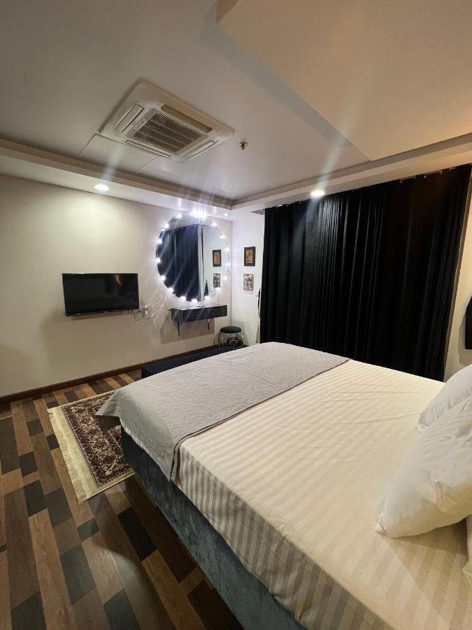 Sunset Luxury Gold Crest Mall Residency Лахор Екстериор снимка
