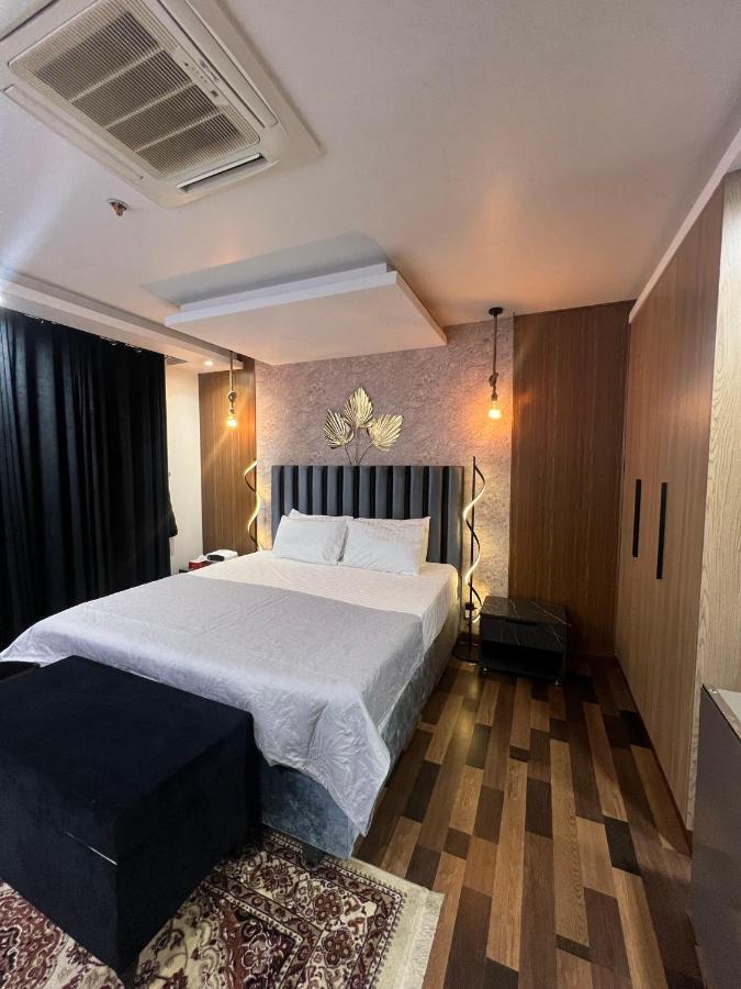 Sunset Luxury Gold Crest Mall Residency Лахор Екстериор снимка