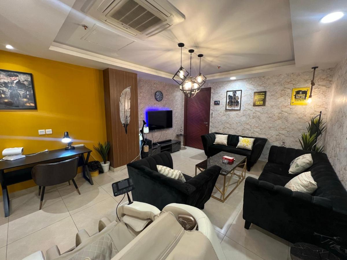 Sunset Luxury Gold Crest Mall Residency Лахор Екстериор снимка