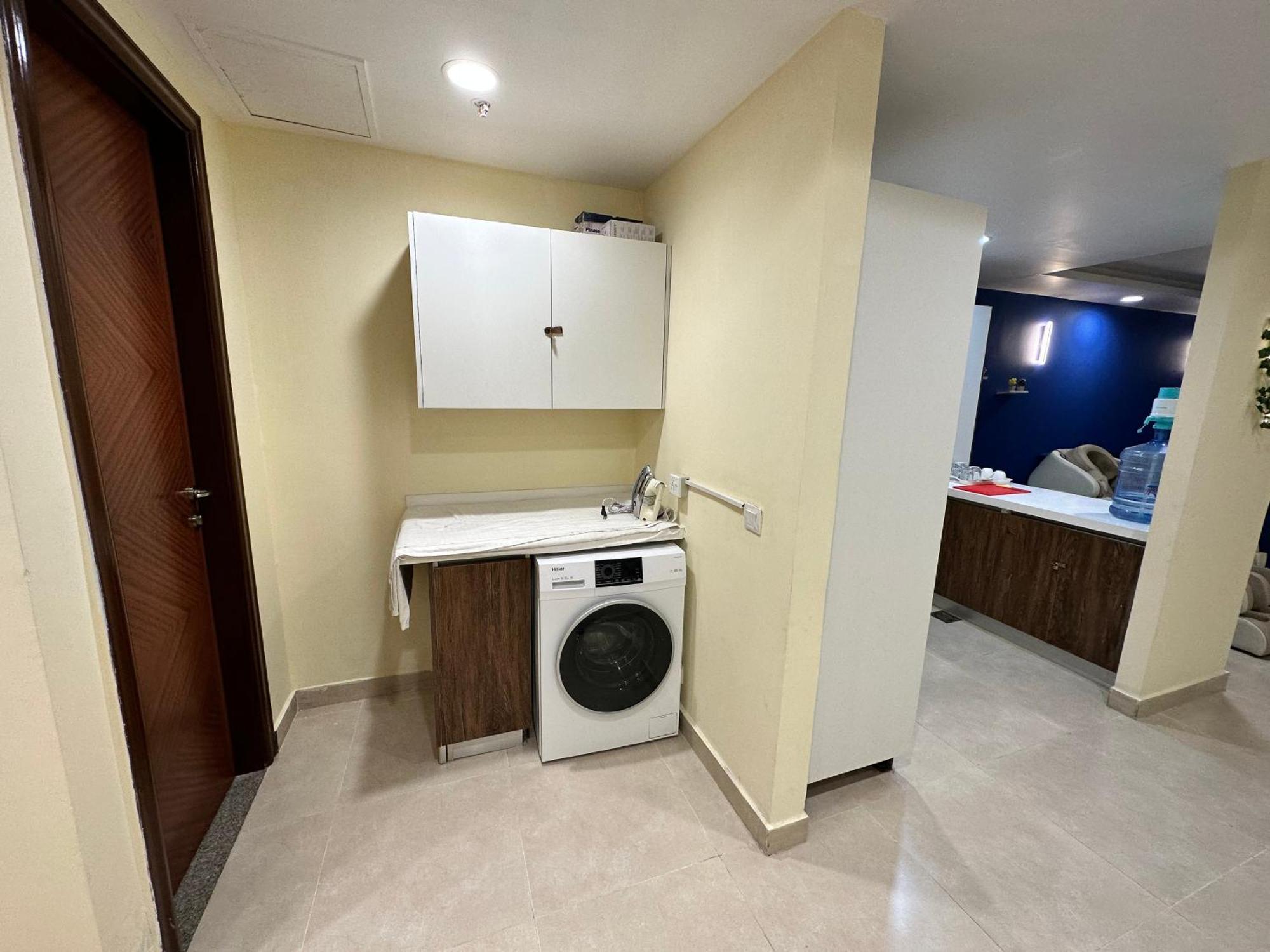 Sunset Luxury Gold Crest Mall Residency Лахор Екстериор снимка