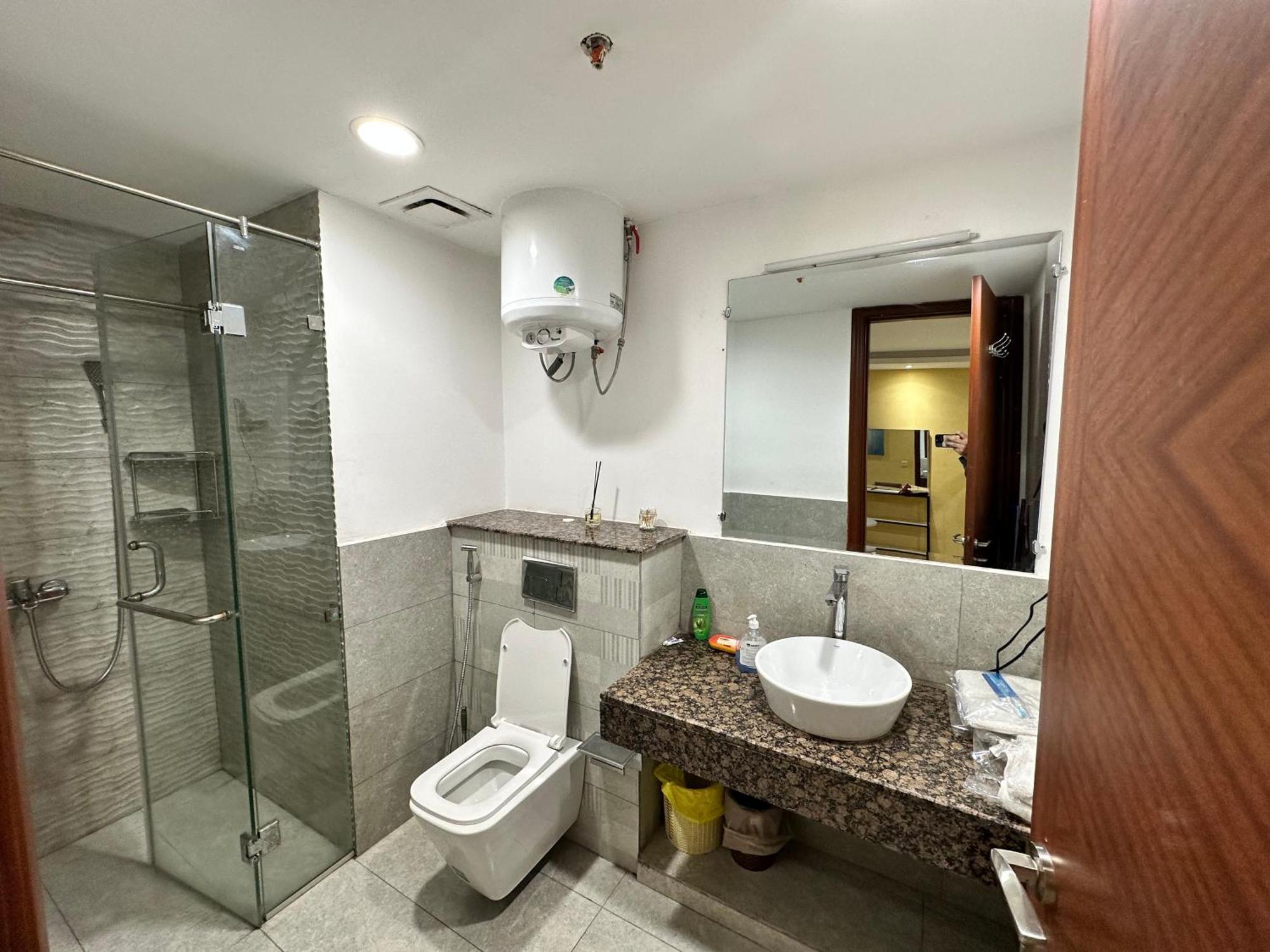 Sunset Luxury Gold Crest Mall Residency Лахор Екстериор снимка