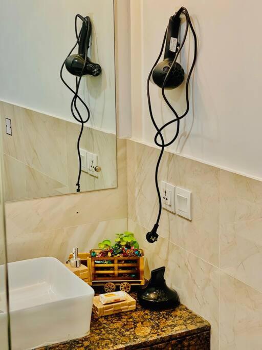 Sunset Luxury Gold Crest Mall Residency Лахор Екстериор снимка