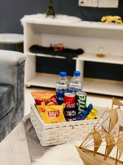 Sunset Luxury Gold Crest Mall Residency Лахор Екстериор снимка
